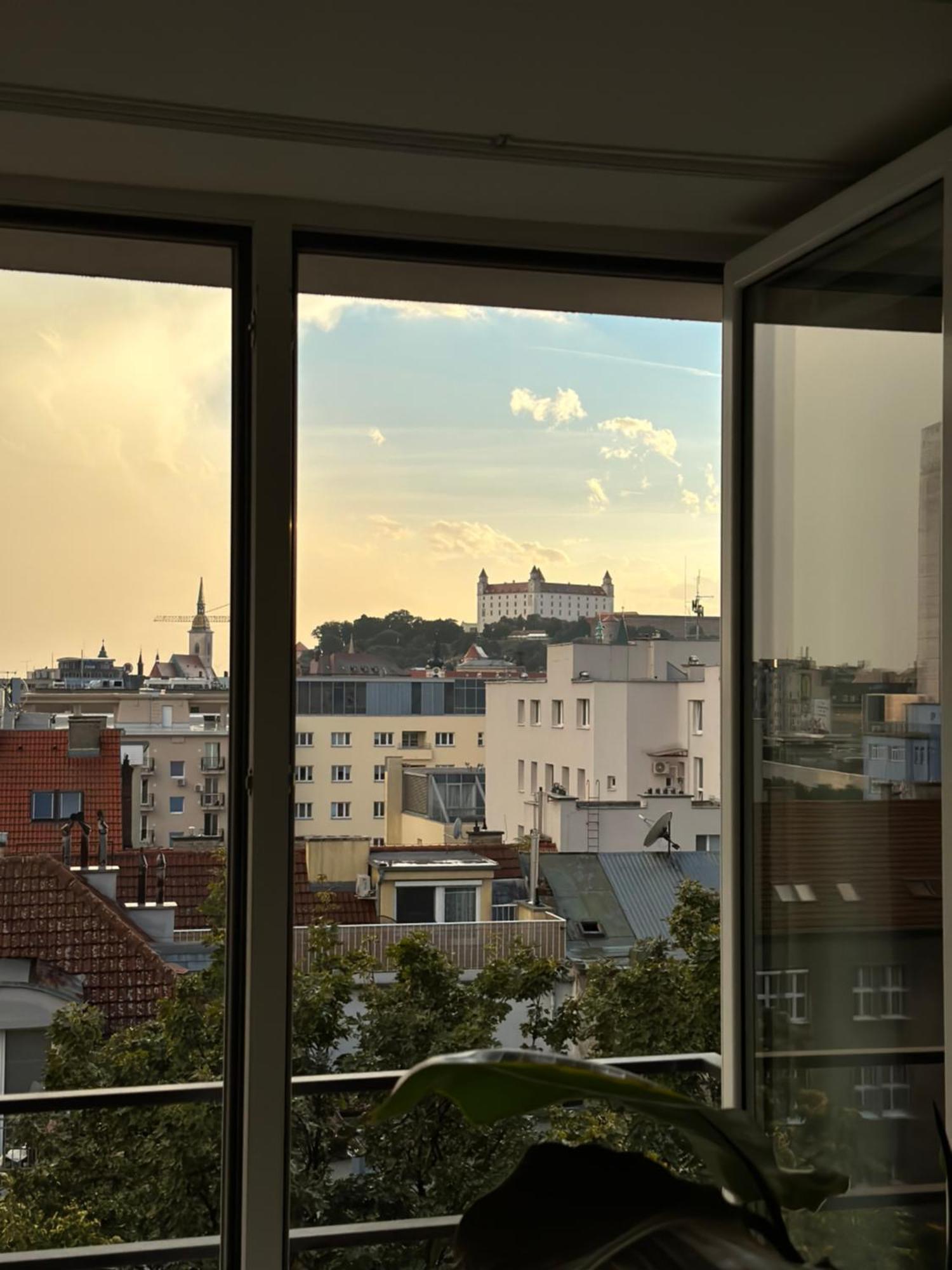 Ferienwohnung Urban Zenhouse No.2 - Breakfast Included Pressburg Exterior foto
