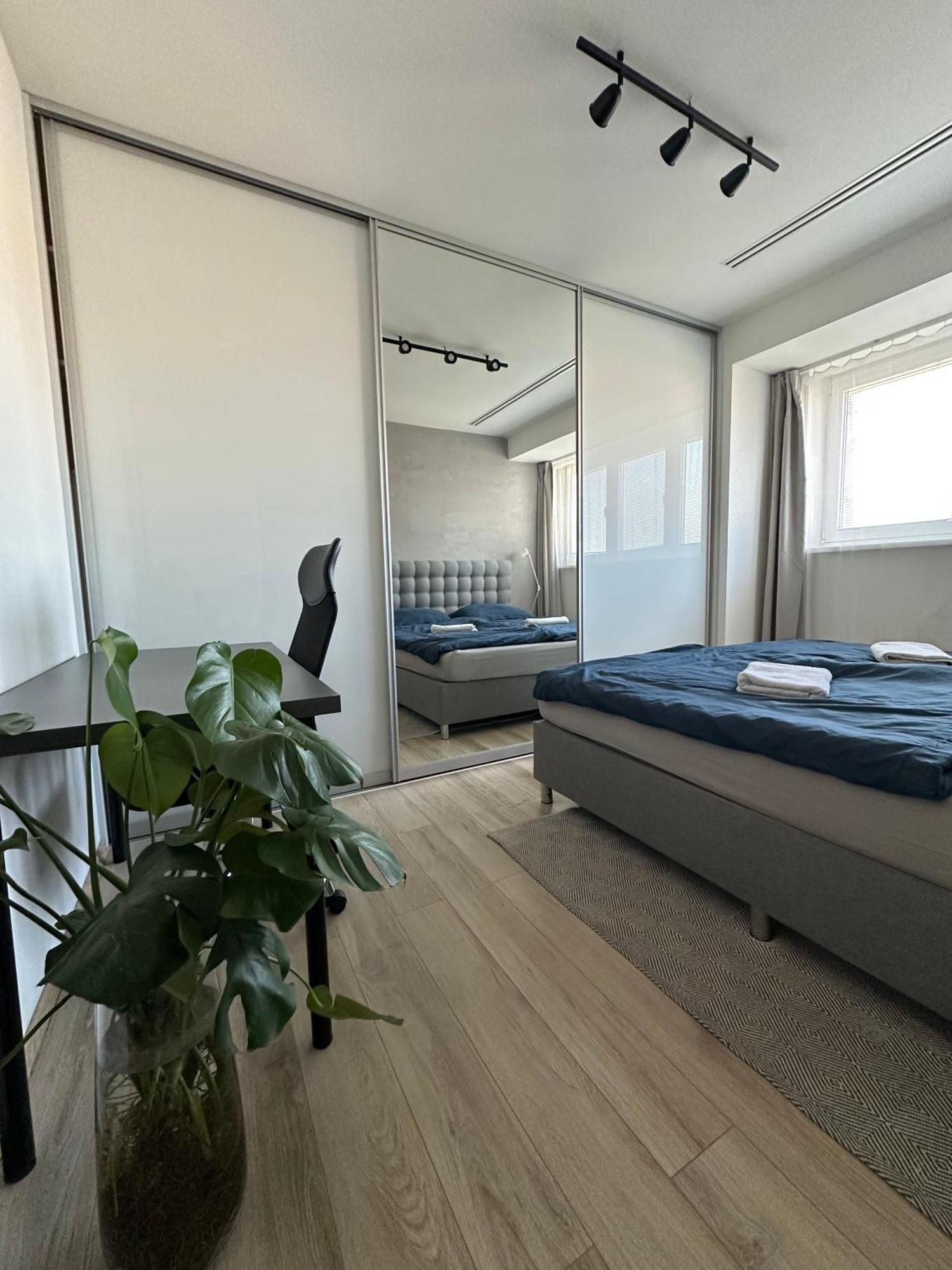 Ferienwohnung Urban Zenhouse No.2 - Breakfast Included Pressburg Exterior foto